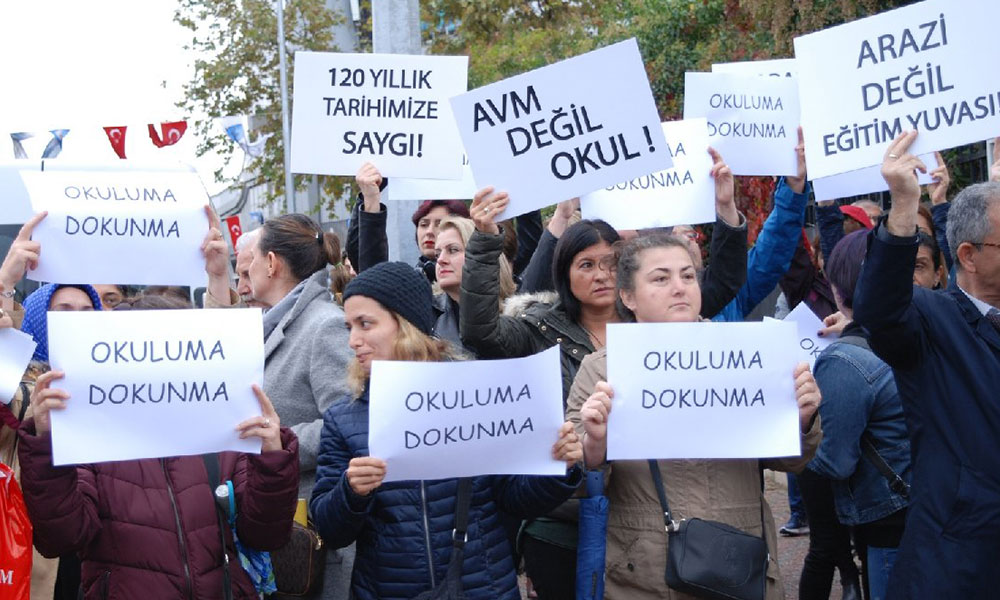 ‘Hakkımızı aldık’ demişti! Kadıköy’de Ali Koç protesto edildi…