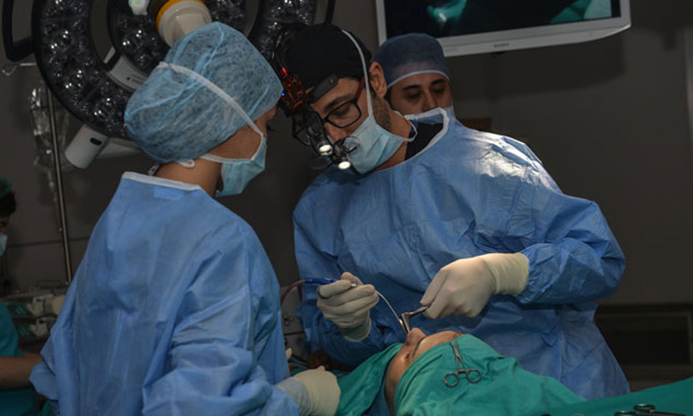 Türk cerrah ameliyat etti, 350 yabancı doktor izledi!  2 gün boyunca o tekniği dinlediler