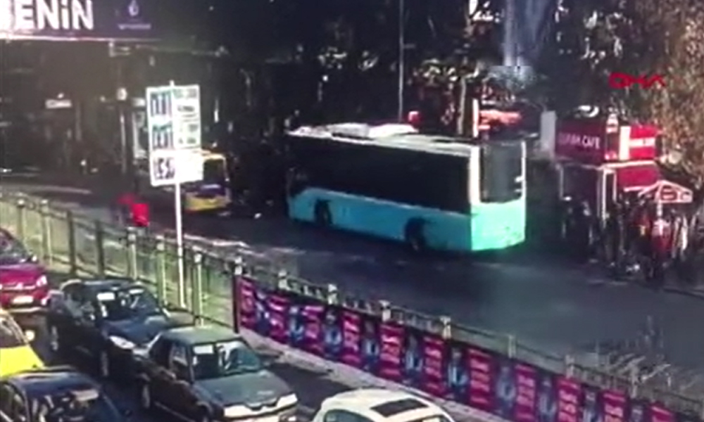 Beşiktaş’ta halk otobüsünün durağa dalma görüntüsü ortaya çıktı