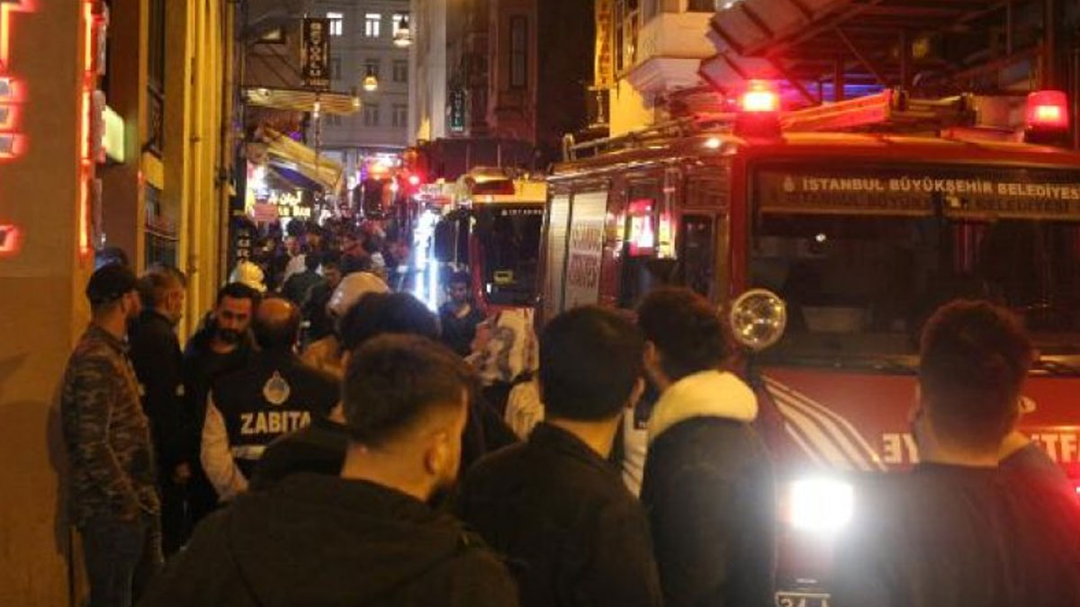 Taksim’de otel yangını