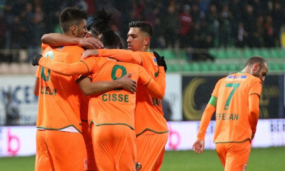 Alanyaspor Konyaspor’u son dakikada devirdi
