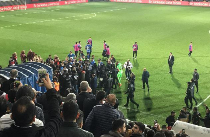 Tuzlaspor – Galatasaray maçı bitti, yumruklar konuştu: ‘Muslera bize küfretti’