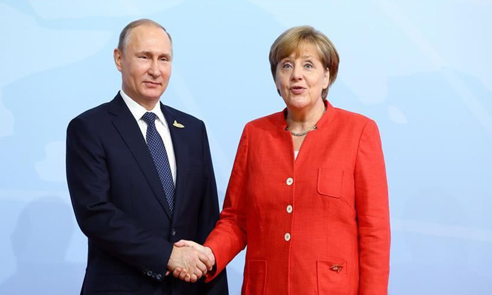 Putin ve Merkel’den Libya zirvesi