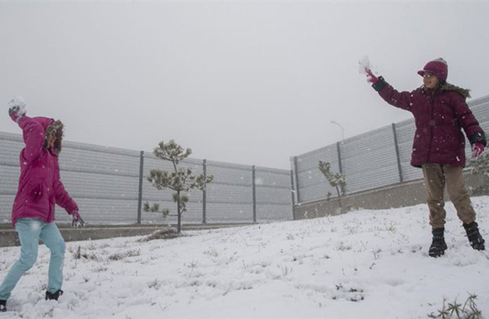 Ankara’nın yüksek kesimleride kar yağışı