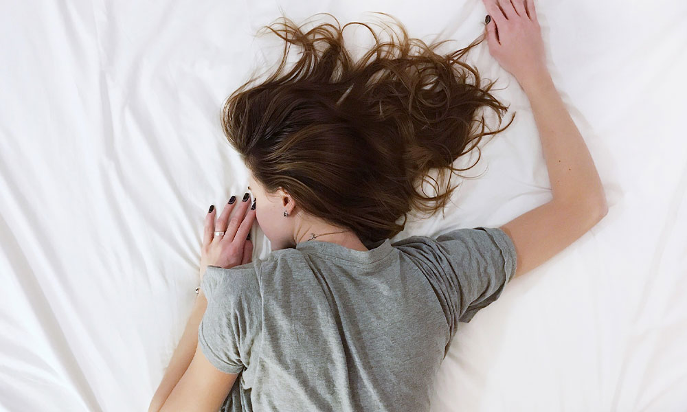 2 dakikada hızlı ve kolayca uykuya dalmanın yolu…