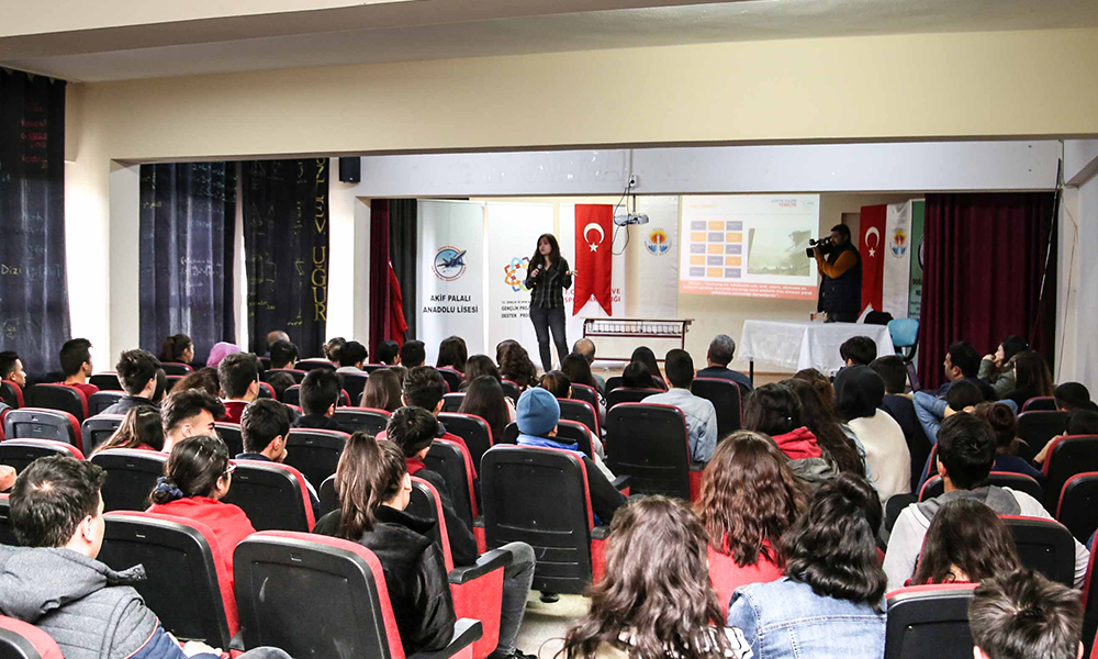 Adana Büyükşehir’den öğretmen ve öğrencilere Temel Afet Bilinci eğitimi