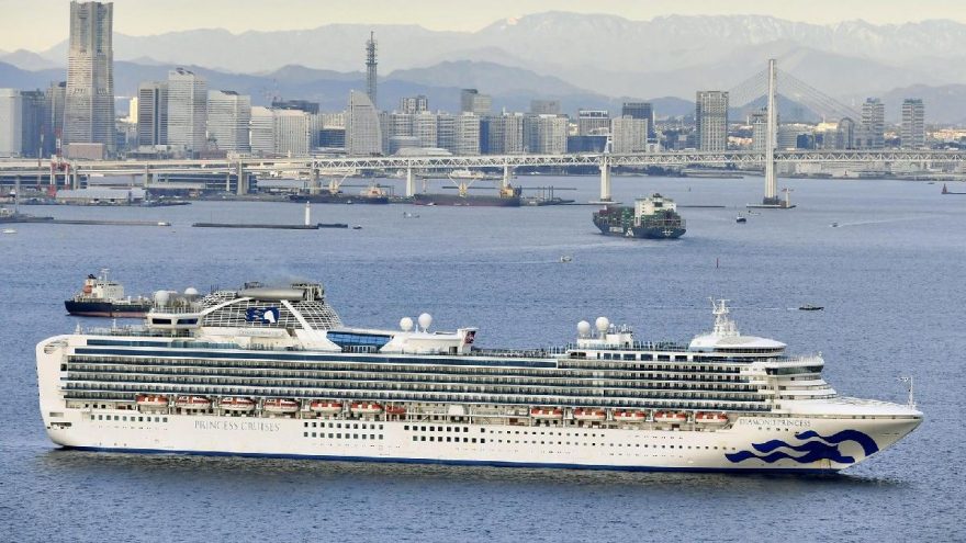 Japonya’da karantinaya alınan gemide Koronavirüs salgını hızla artıyor