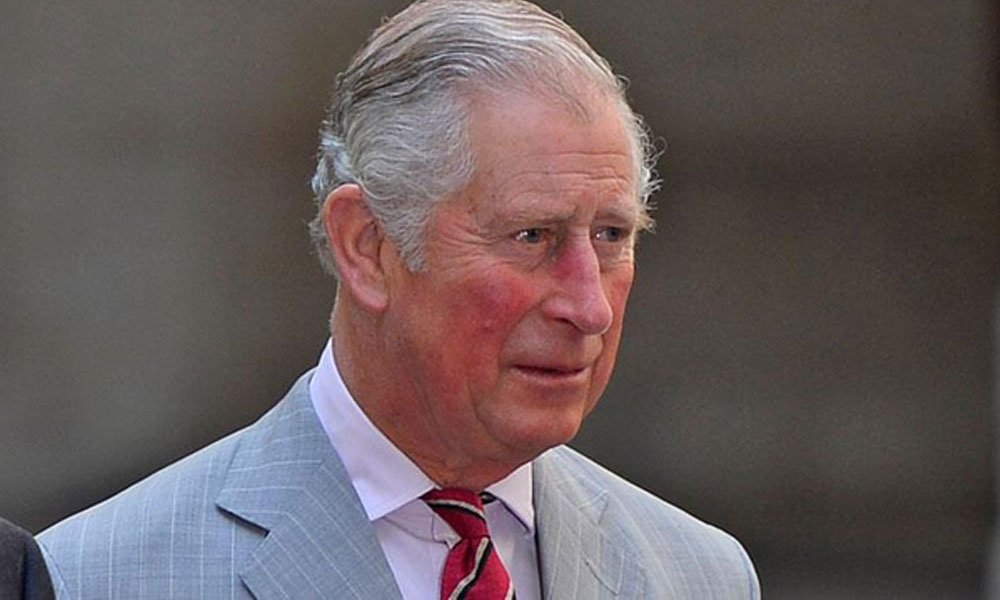 İngiliz Kraliyet Ailesi’nden Prens Charles’ta korona çıktı