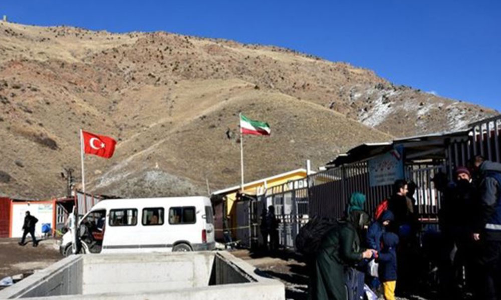 İran sınırı yolcu giriş-çıkışlarına kapatılıyor!