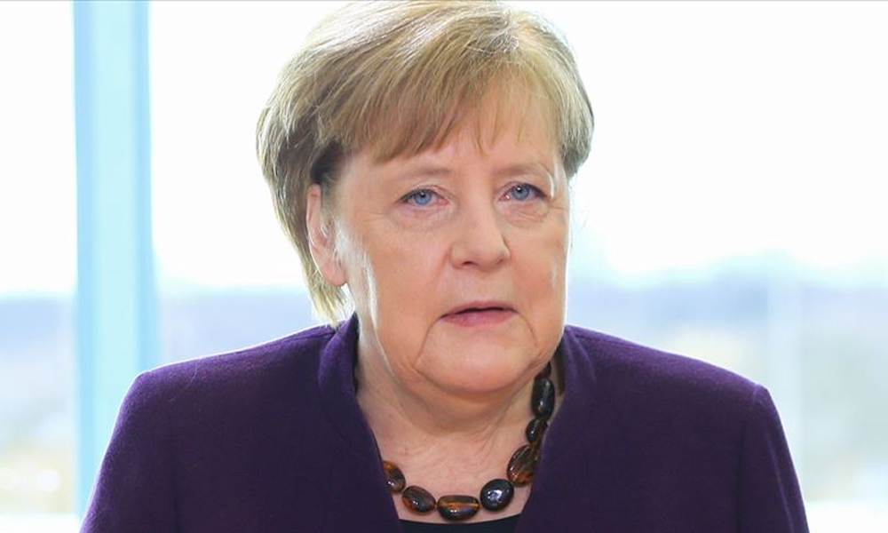 Merkel’den kritik açıklama: Uzun bir süre virüsle yaşamak zorundayız