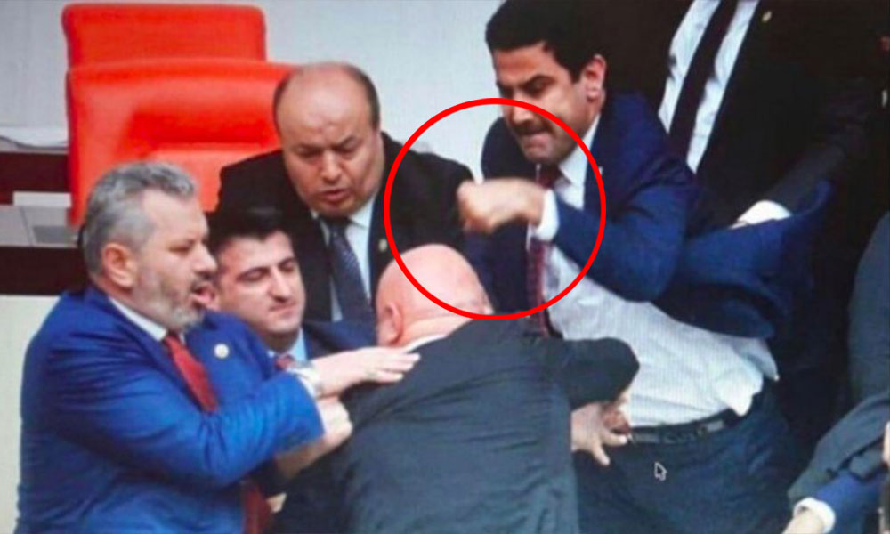 CHP’li Engin Özkoç’a saldıran AKP’li vekilin eli kırıldı…