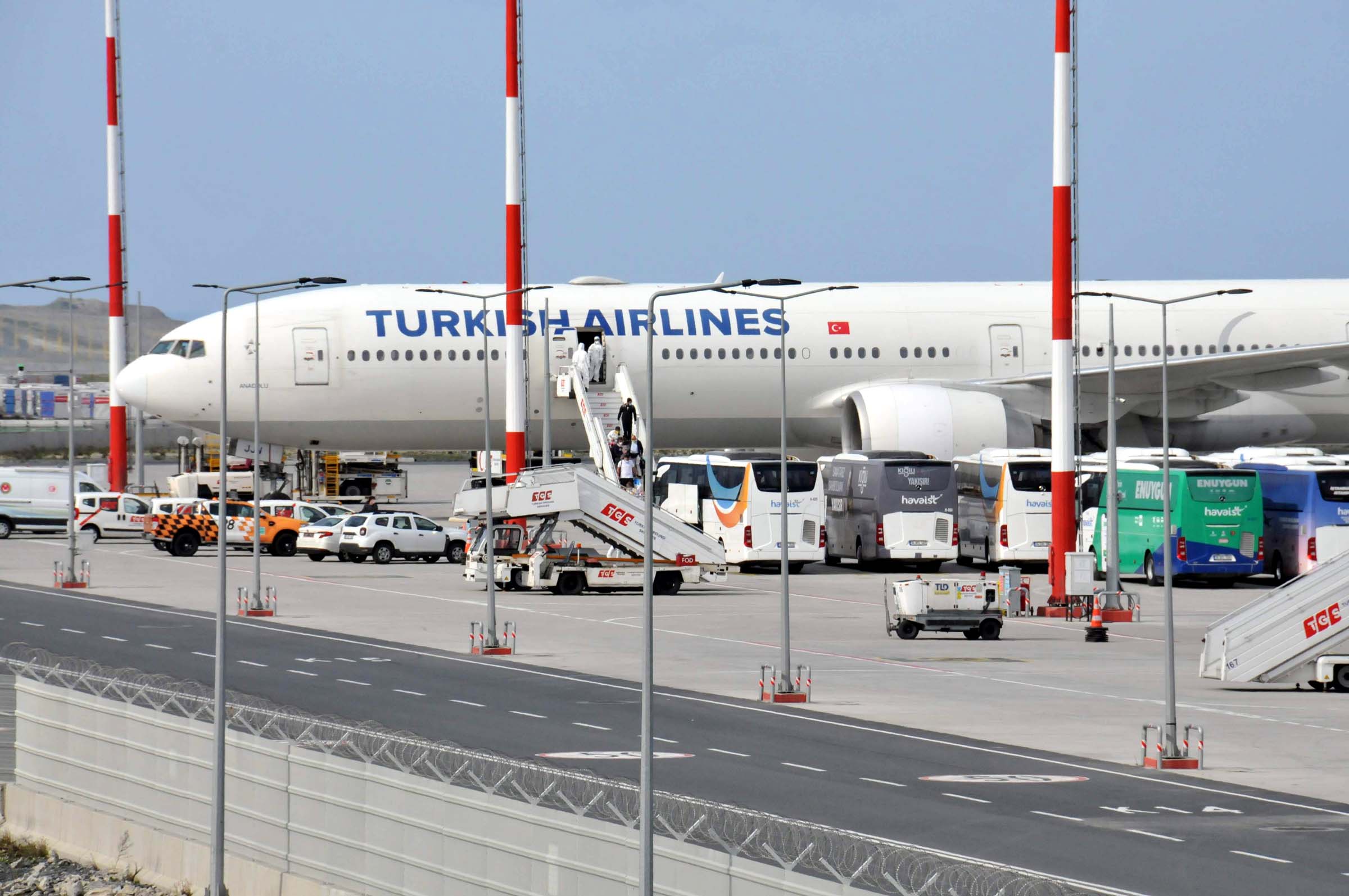 Türk vatandaşlarının tahliyesi sürüyor: Dubai’den getirildiler