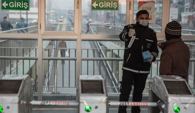 İstanbul Valiliği toplu taşımada koronavirüse karşı alınan tedbirleri açıkladı