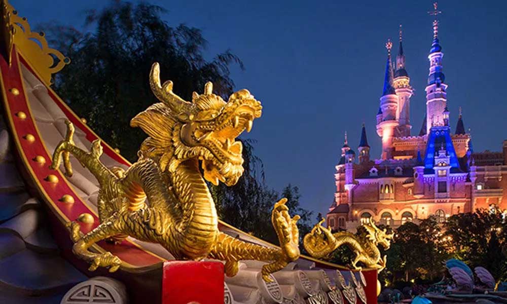Şangay Disneyland yeniden ziyarete açıldı
