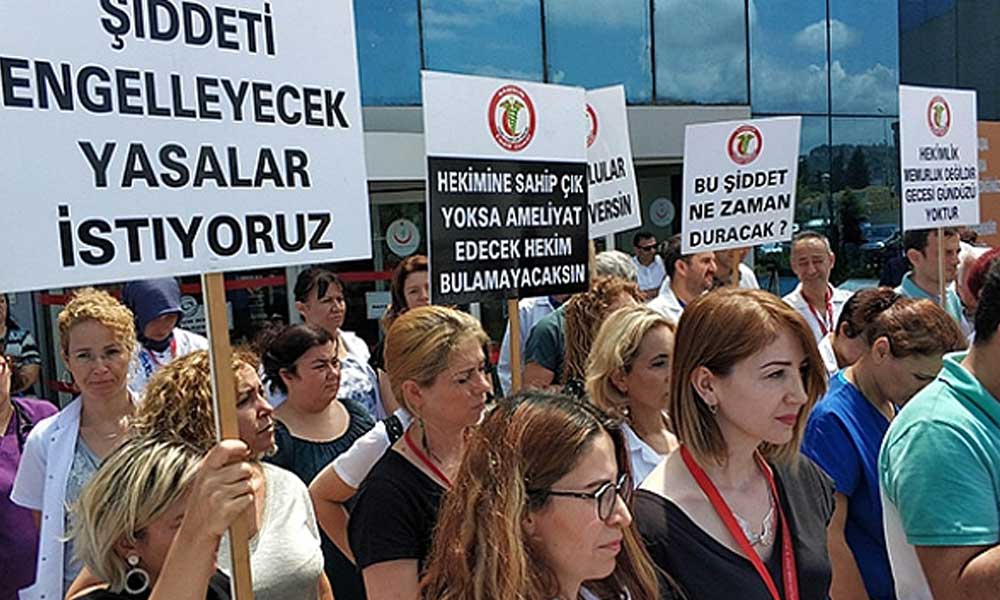 İzmir’de bir doktora hasta yakınından ölüm tehdidi