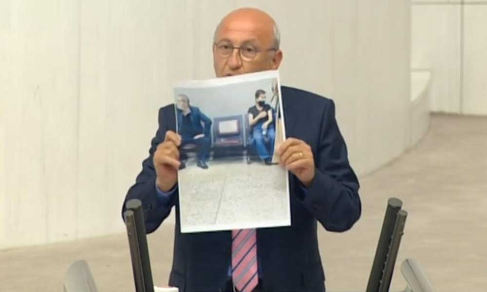 CHP’li Çakırözer bu fotoğrafı Meclis kürsüsüne taşıdı: Hangi kanunu çıkarırsak çıkaralım hiçbir anlamı yok