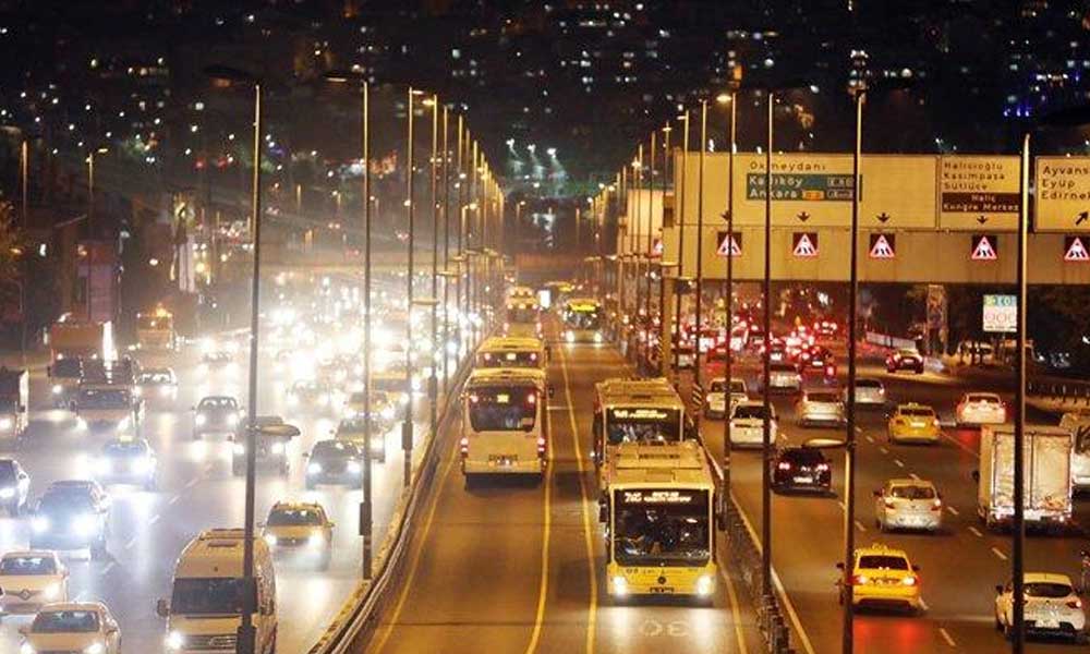 İETT gece seferlerine yeniden başlandığını duyurdu