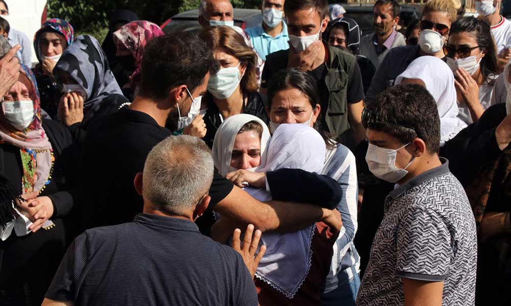 Pınar Gültekin’e veda! Cenazede yürek burkan anlar