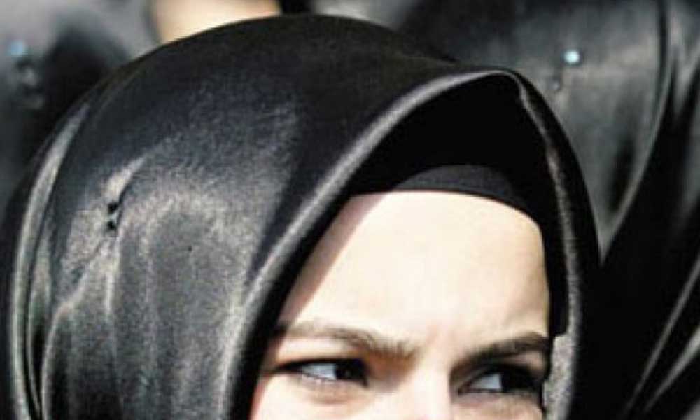 ‘AKP’li başörtülü kadınlar isyan etti’