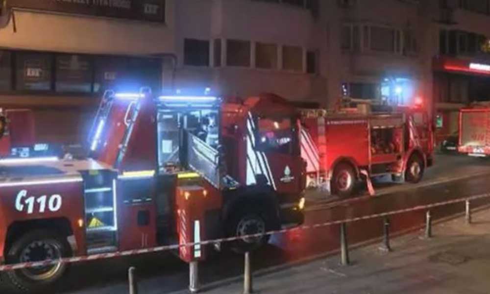 Beyoğlu’nda İstanbul Devlet Tiyatrosu binasında yangın