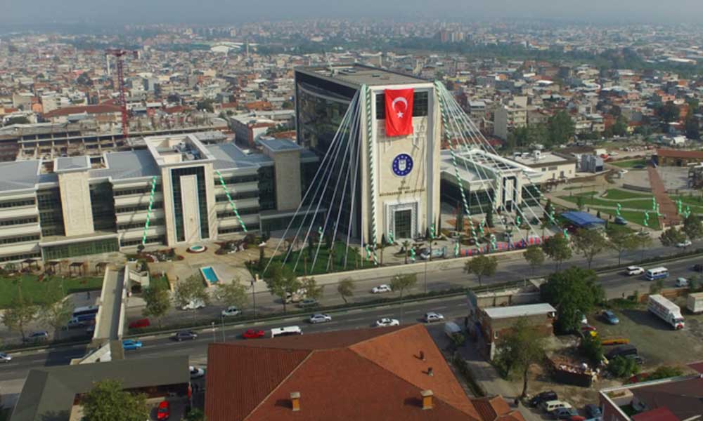 Borç batağındaki AKP’li belediye 4.5 milyonluk hediye dağıttı