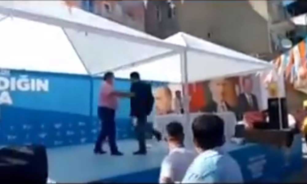 AKP’de ‘adalet’ çatlağı: Sahneye çıkıp kürsüyü tekmeledi!