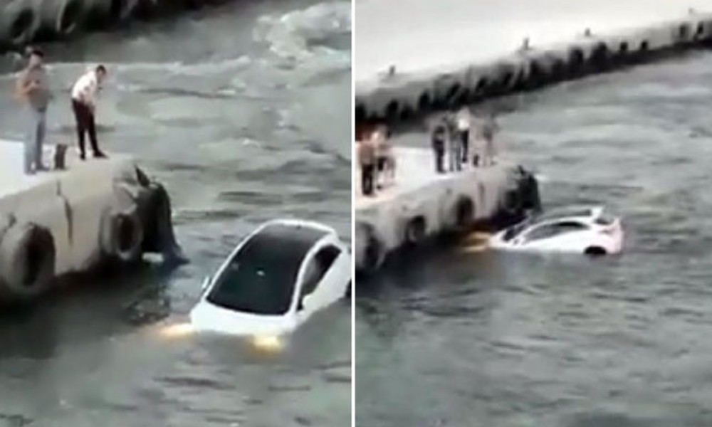 Korku dolu anlar! Otomobil denize düştü, suya atlayıp…