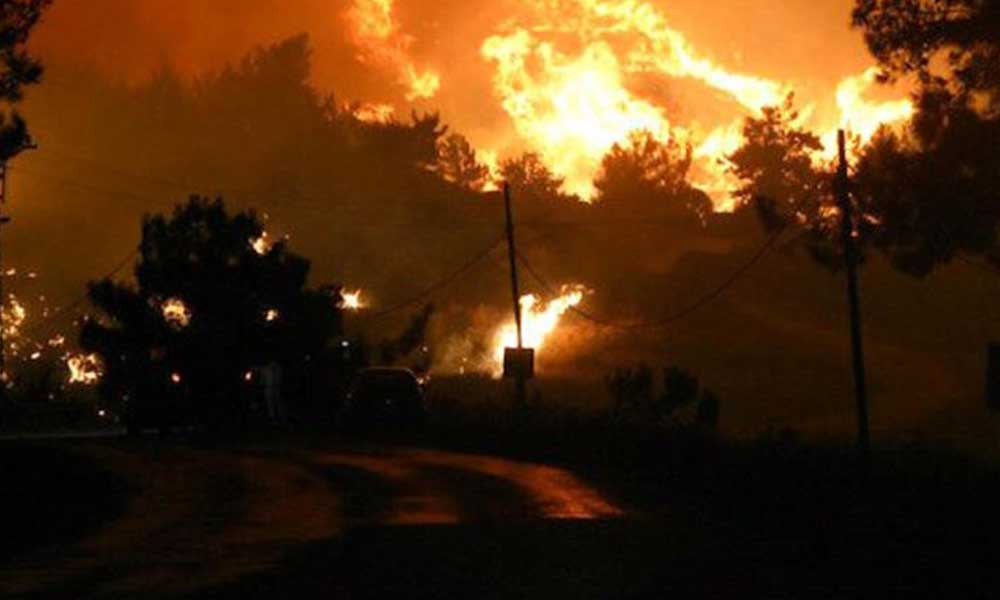 İzmir’de orman yangını! Bölgede yaşayan üç bine yakın vatandaş tahliye ediliyor