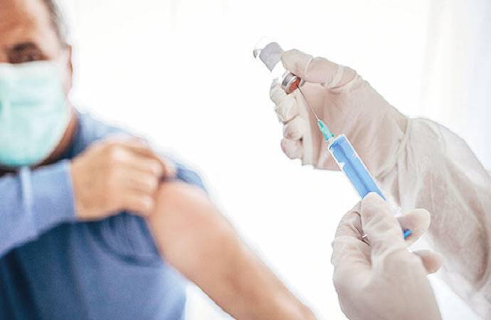 Sağlık Bakanlığı duyurdu: Gizlilik taahhütnamesi imzalayacak ‘aşı babayiğitleri’ aranıyor