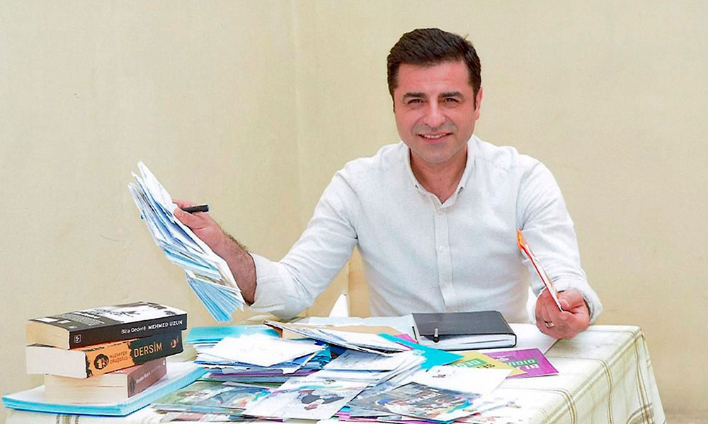 Demirtaş: İlk seçimde AKP-MHP bloğunu tarihin çöplüğüne göndereceğiz