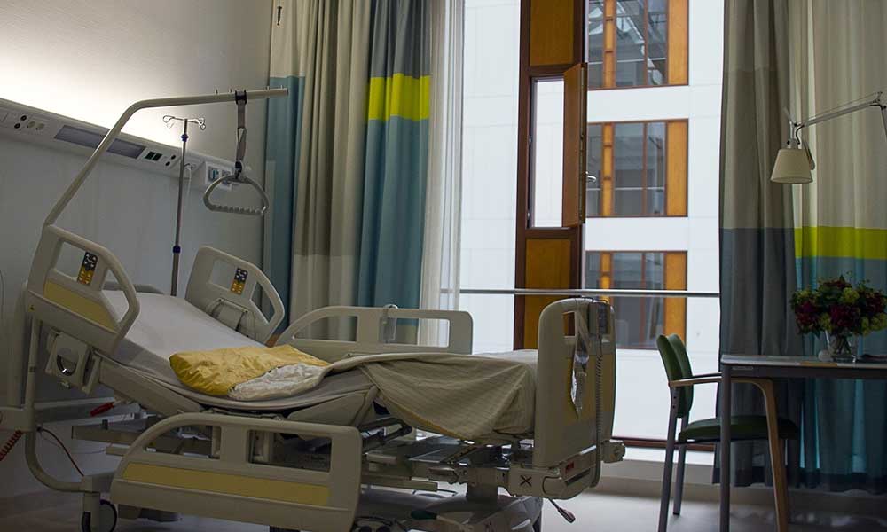 “Özel hastanelerde doktor olmayan kişiler ‘kaçak’ estetik operasyonu yapıyor” iddiası