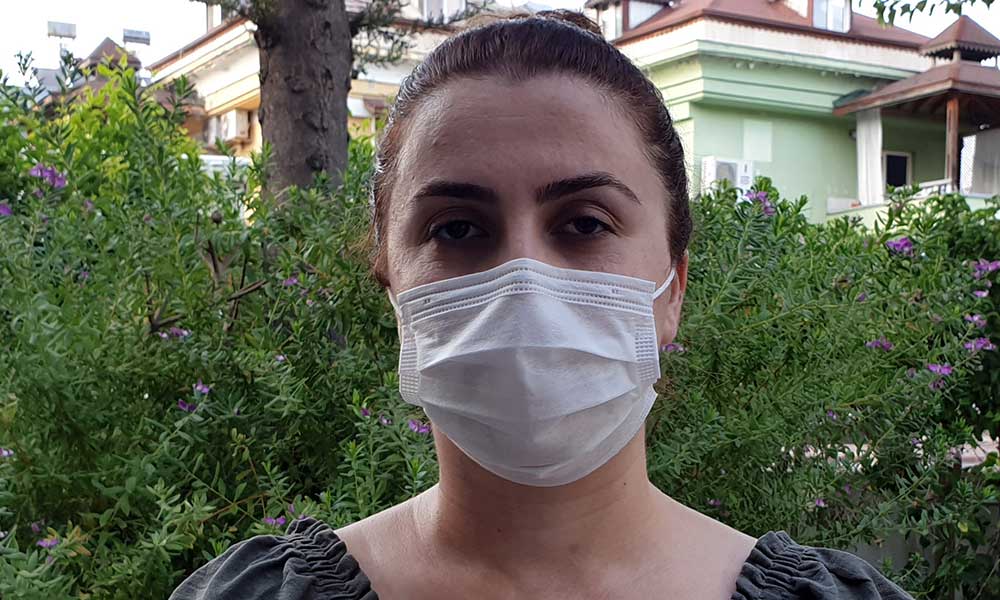 Turistler maske uyarısı yapan hemşireye saldırdı