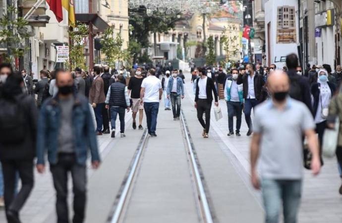 Bilim Kurulu üyesi Fransa’dan örnek vererek uyardı: Kafa karışıklığına neden olabilir