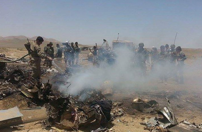 Afganistan’da 2 askeri helikopter çarpıştı: 9 ölü