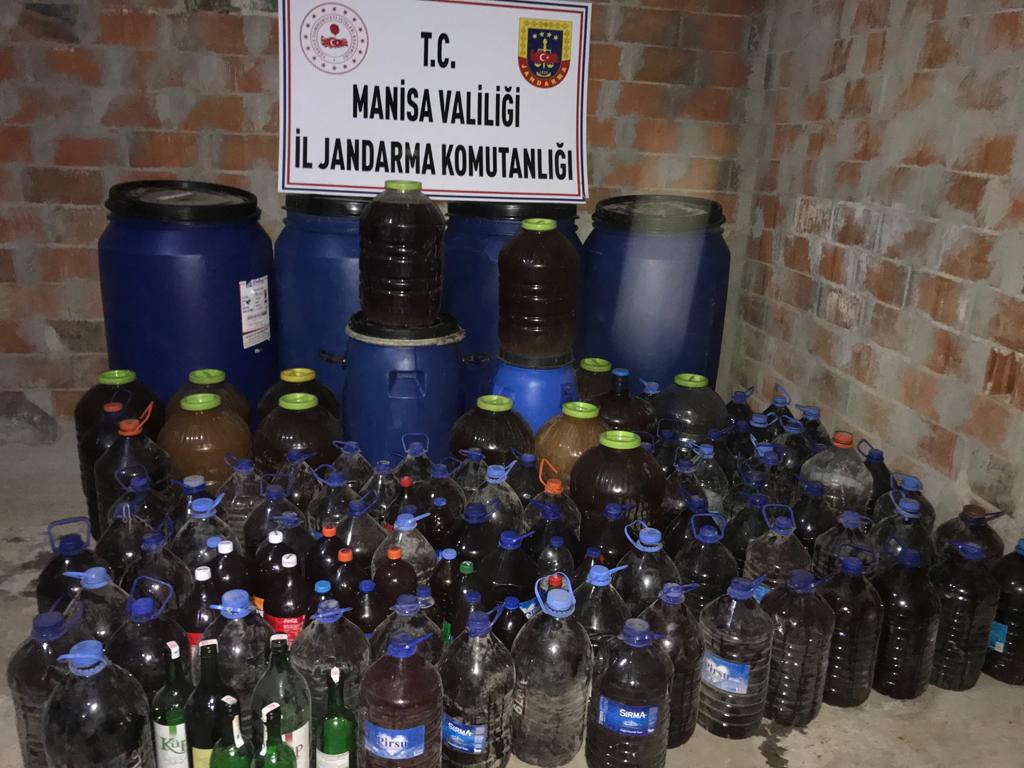 Manisa’da 4 bin 200 litre kaçak içki ele geçirildi
