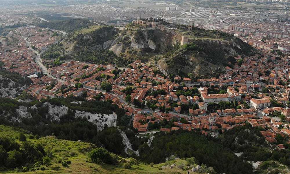 Kütahya’da ‘sigara içme’ bahanesiyle maske kullanımını ihlal edenlere yasak