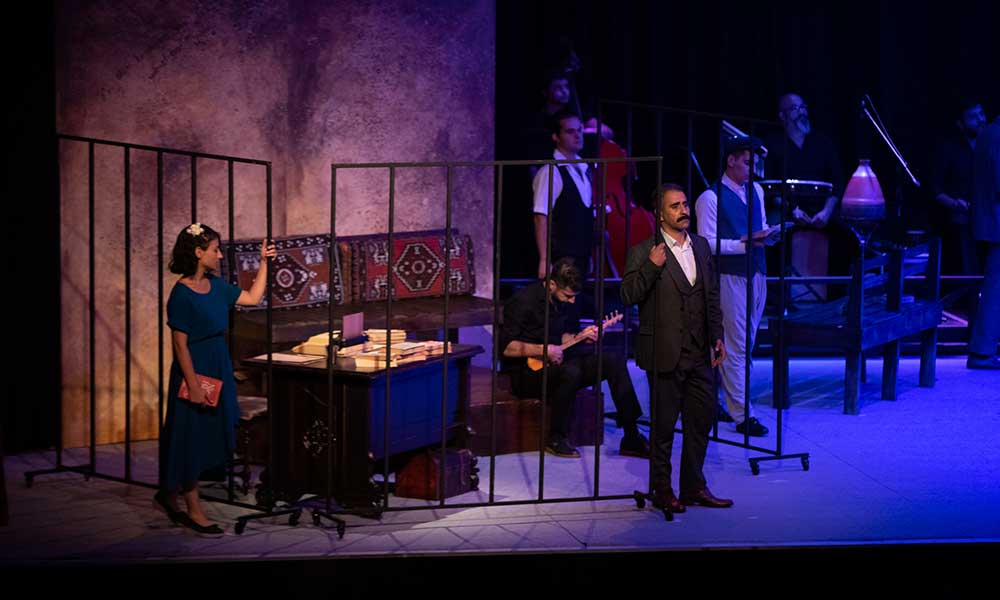 Mersin Büyükşehir Belediyesi Şehir Tiyatrosu ‘Nazım Hikmet’le başladı