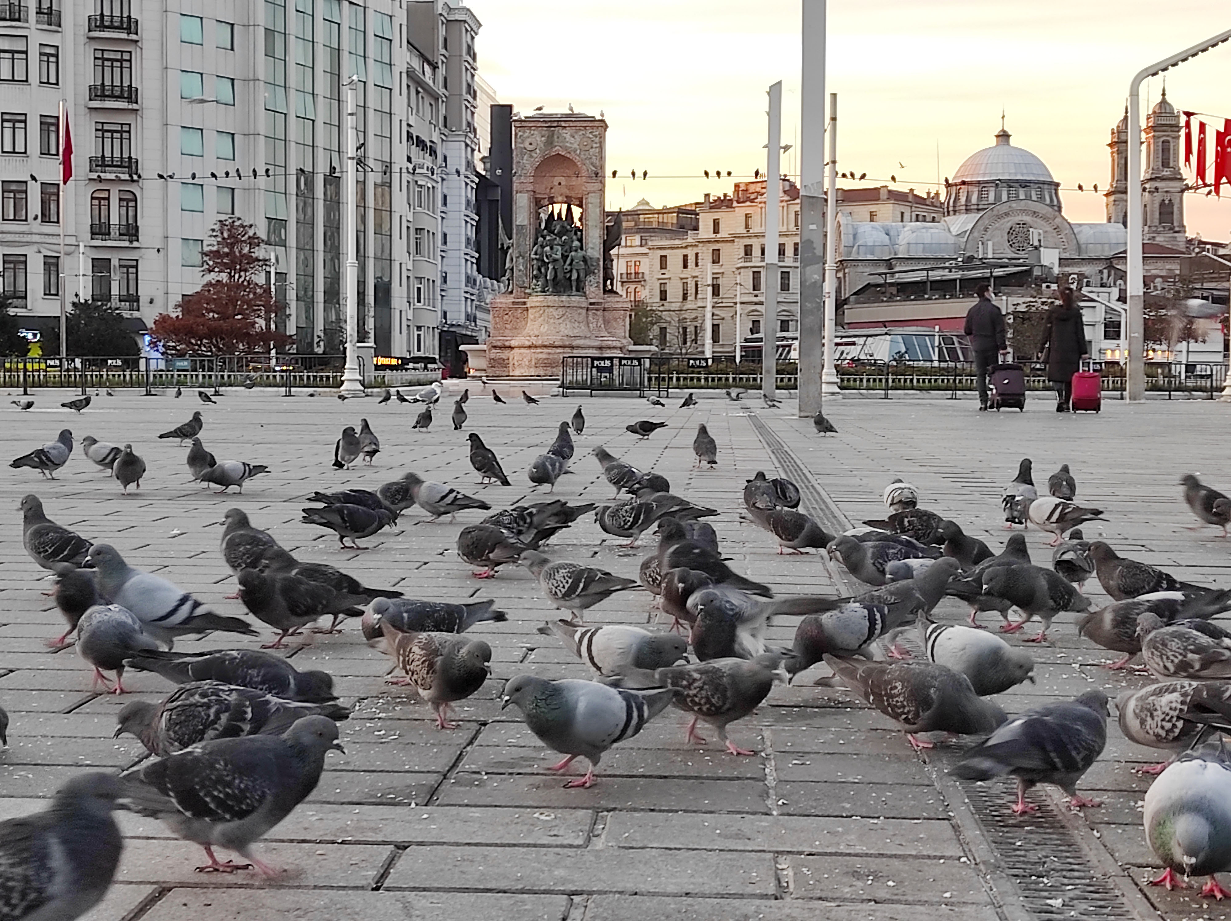 Taksim Meydanı ve İstiklal Caddesi turistlere kaldı
