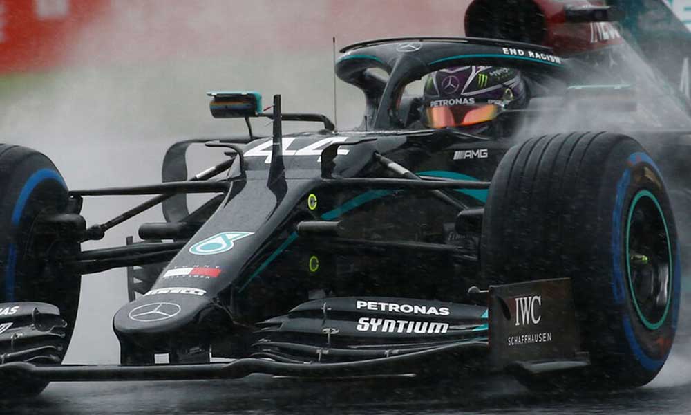 Hamilton 22 saniye geriden gelip yarışı kazandı