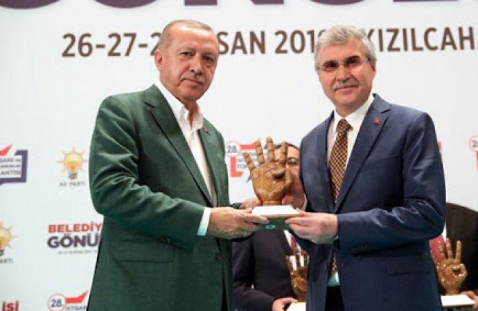 AKP’li Sakarya Büyükşehir Belediye Başkanına 2 toplantıya çift asgari ücret!