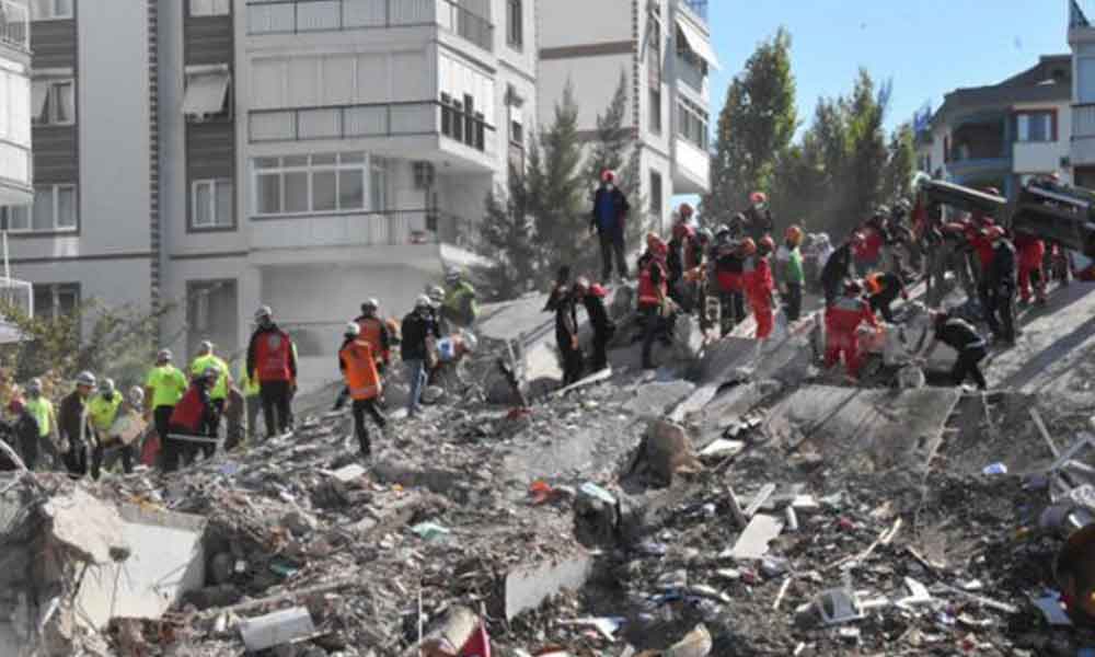 İzmir’deki depremde yıkılan binalara ilişkin 7 kişi tutuklandı
