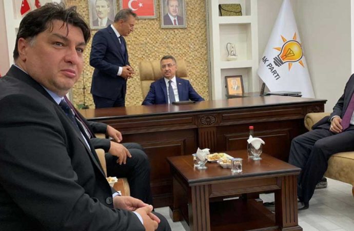 Eroinle yakalanan Büyükelçilik görevlisinin AKP’lilerle fotoğrafları ortaya çıktı