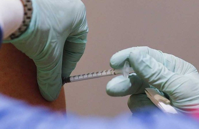 Avrupa Birliği, koronavirüs aşısı yaptırmayanları kayıt altına almaya hazırlanıyor