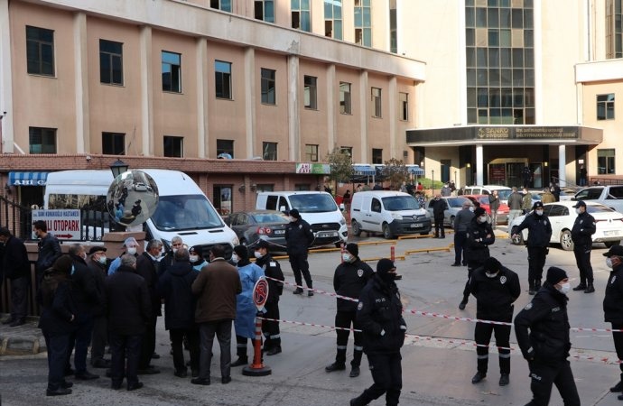 Gaziantep’teki patlamada eski AKP’li Belediye Başkanı da hayatını kaybetti