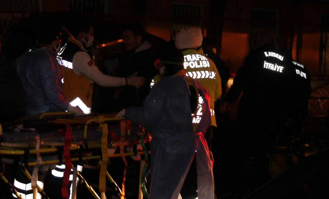 Kayseri’de ambulans ile hafif ticari araç çarpıştı: 8 yaralı