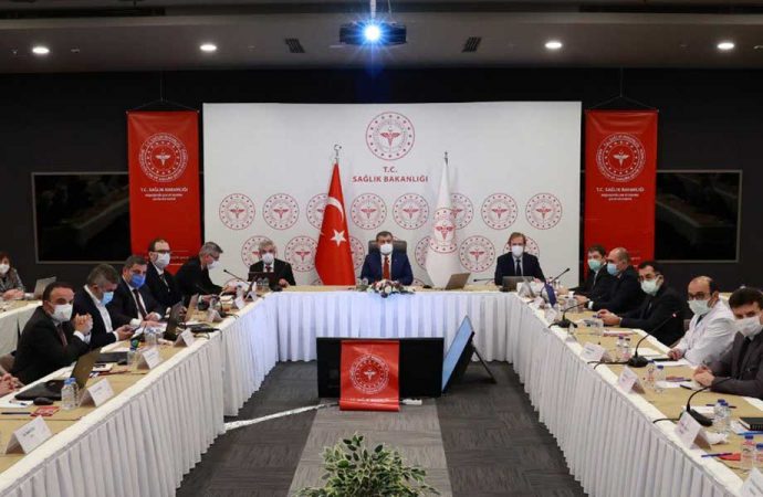 İstanbul’da ‘rutin’ koronavirüs toplantısı: Yoğun bakım doluluk oranı korkutan seviyede!