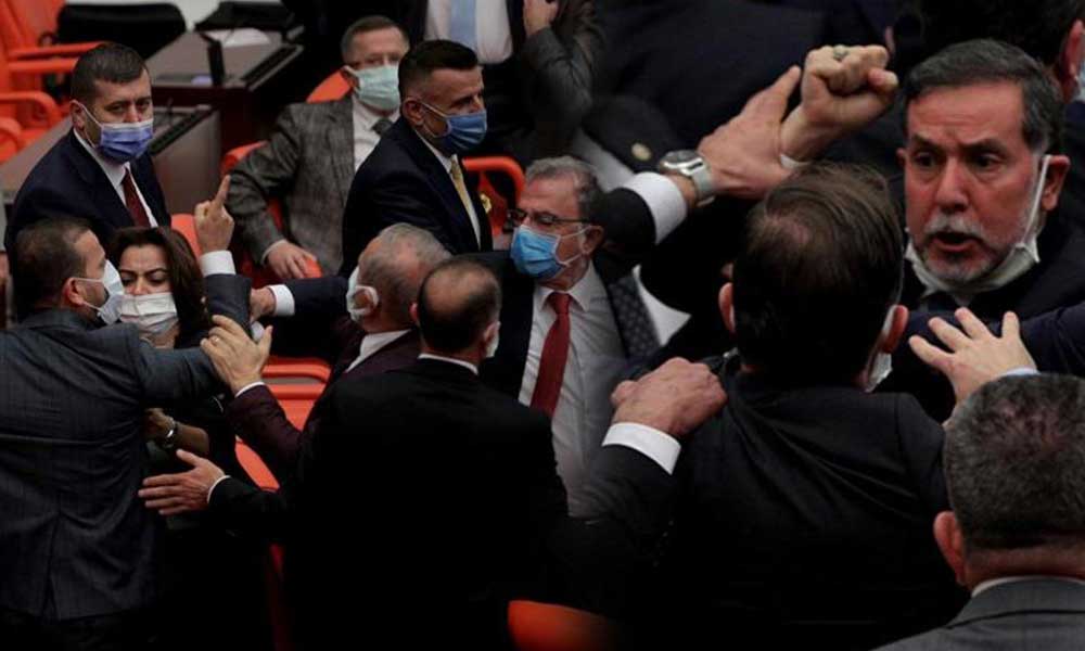 TBMM’de, AKP’liler gerçeklerin altından kalkamadı: CHP milletvekillerinin üzerine yürüdü!
