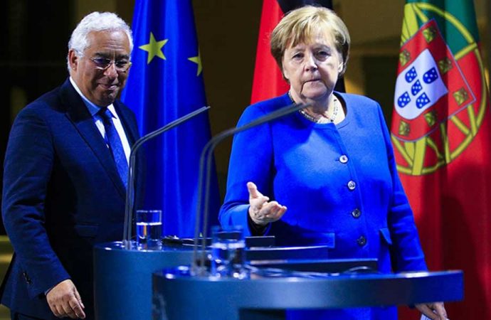 Merkel, AB dönem başkanlığını Portekiz Başbakanı Costa’ya devretti
