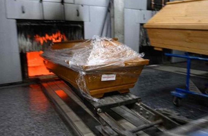 Almanya’da ölüler krematoryumlarda yakılmaya başlandı