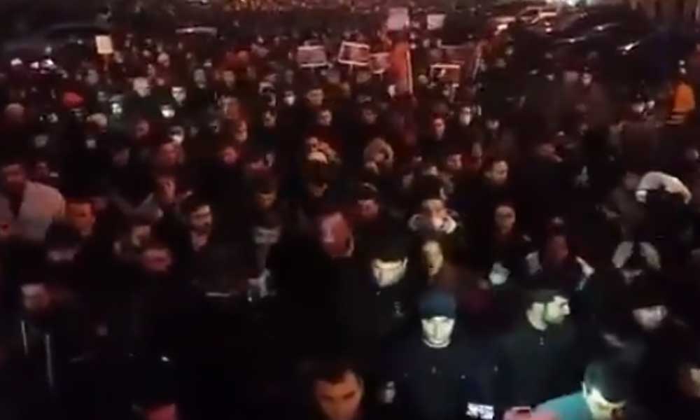 Ermenistan’da muhalifler meydanlara çıktı: Paşinyan istifa